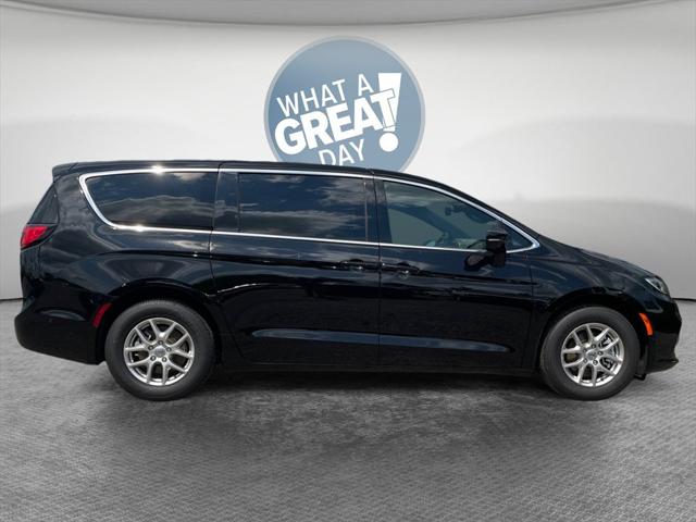2025 Chrysler Pacifica PACIFICA SELECT