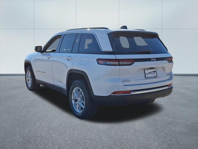 2025 Jeep Grand Cherokee GRAND CHEROKEE LAREDO X 4X4