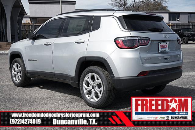2025 Jeep Compass COMPASS LATITUDE 4X4