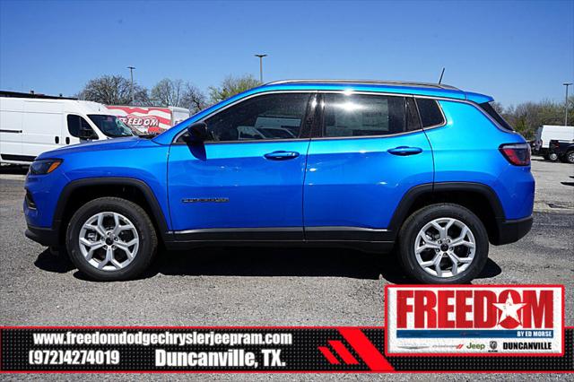 2025 Jeep Compass COMPASS LATITUDE 4X4
