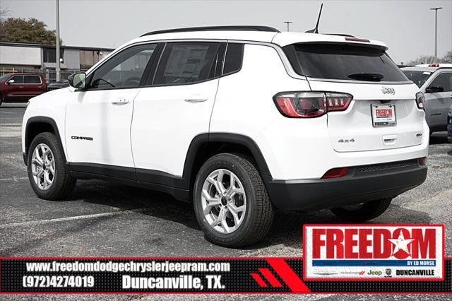2025 Jeep Compass COMPASS LATITUDE 4X4