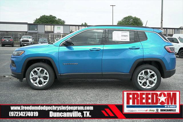 2025 Jeep Compass COMPASS LATITUDE 4X4