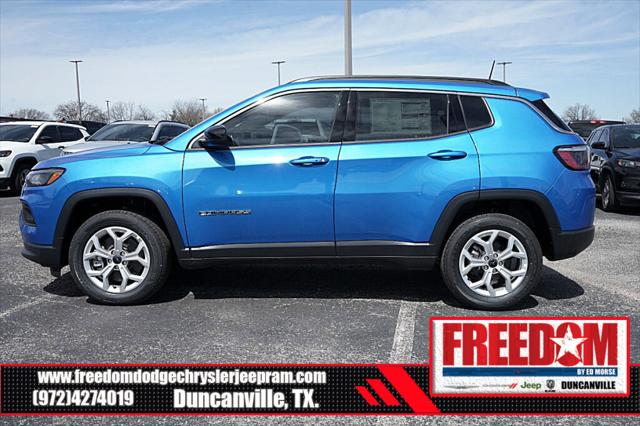 2025 Jeep Compass COMPASS LATITUDE 4X4