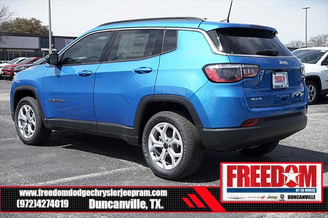 2025 Jeep Compass COMPASS LATITUDE 4X4