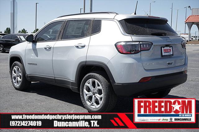 2025 Jeep Compass COMPASS LATITUDE 4X4
