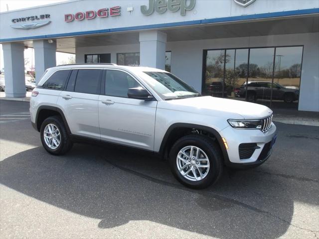 2025 Jeep Grand Cherokee GRAND CHEROKEE LAREDO X 4X4
