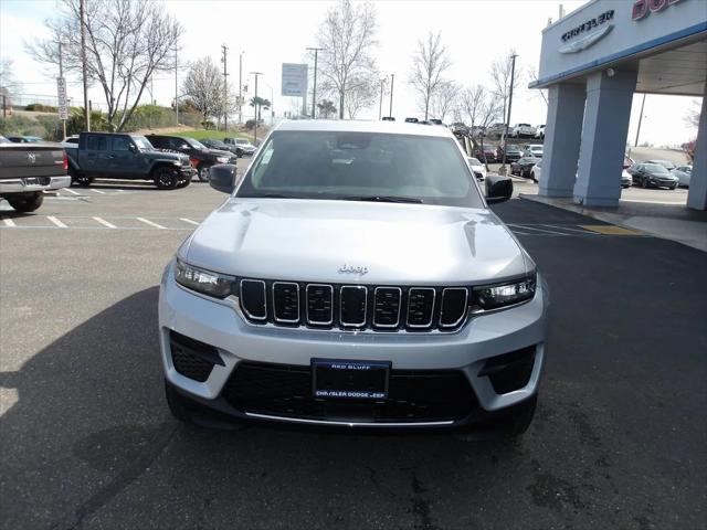 2025 Jeep Grand Cherokee GRAND CHEROKEE LAREDO X 4X4