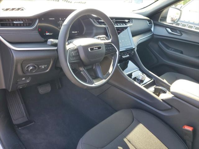 2025 Jeep Grand Cherokee GRAND CHEROKEE LAREDO X 4X2