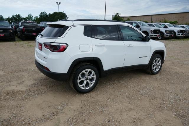 2025 Jeep Compass COMPASS LATITUDE 4X4