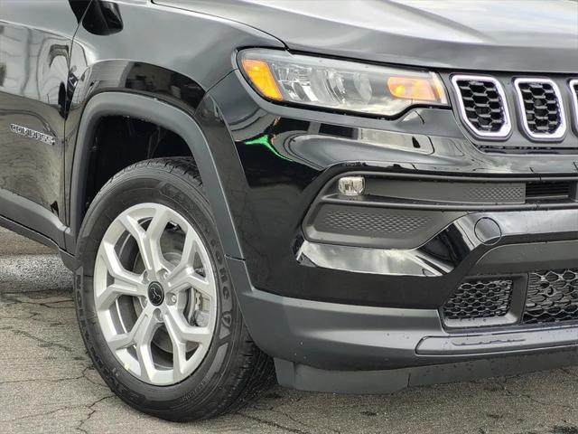 2025 Jeep Compass COMPASS LATITUDE 4X4