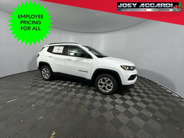 2025 Jeep Compass COMPASS LATITUDE 4X4