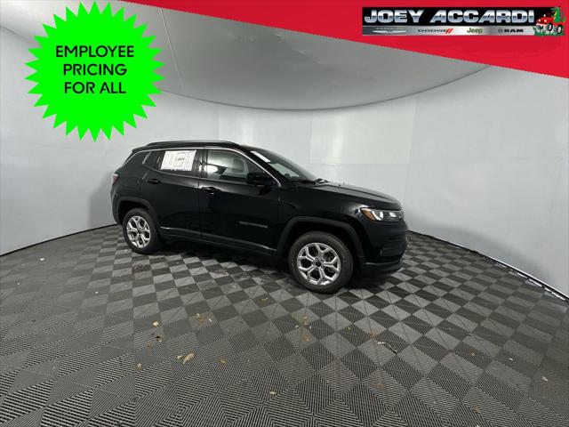 2025 Jeep Compass COMPASS LATITUDE 4X4