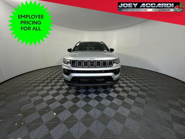 2025 Jeep Compass COMPASS LATITUDE 4X4
