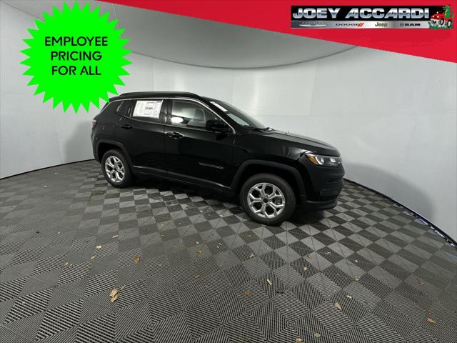 2025 Jeep Compass COMPASS LATITUDE 4X4