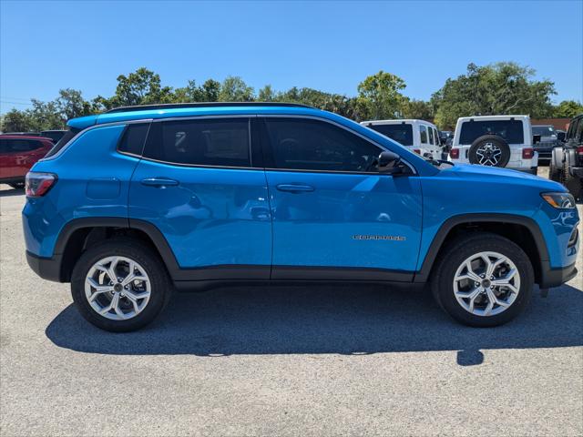 2025 Jeep Compass COMPASS LATITUDE 4X4