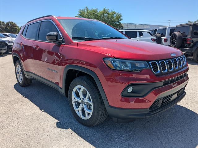 2025 Jeep Compass COMPASS LATITUDE 4X4