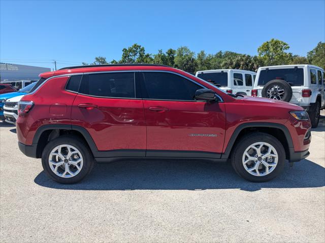 2025 Jeep Compass COMPASS LATITUDE 4X4
