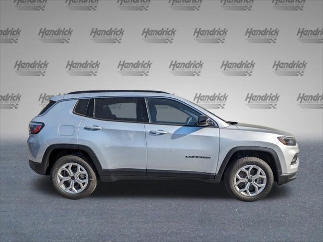2025 Jeep Compass COMPASS LATITUDE 4X4