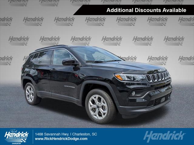 2025 Jeep Compass COMPASS LATITUDE 4X4