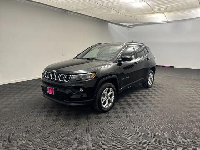 2025 Jeep Compass COMPASS LATITUDE 4X4