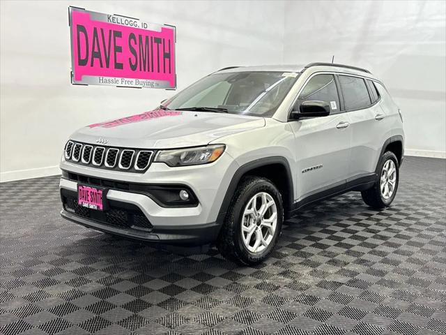 2025 Jeep Compass COMPASS LATITUDE 4X4