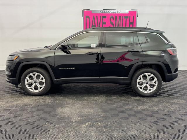 2025 Jeep Compass COMPASS LATITUDE 4X4