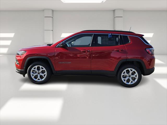 2025 Jeep Compass COMPASS LATITUDE 4X4