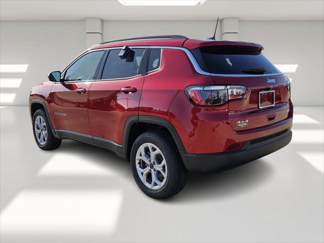 2025 Jeep Compass COMPASS LATITUDE 4X4