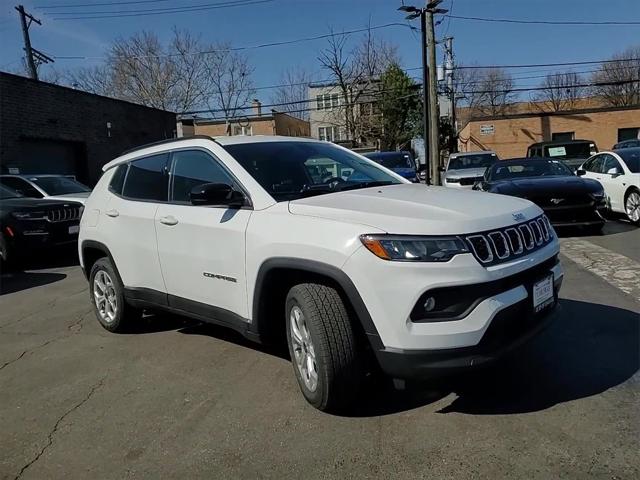 2025 Jeep Compass COMPASS LATITUDE 4X4