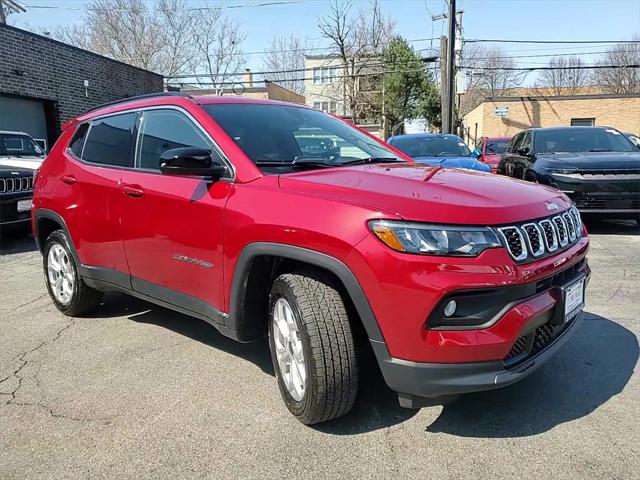2025 Jeep Compass COMPASS LATITUDE 4X4
