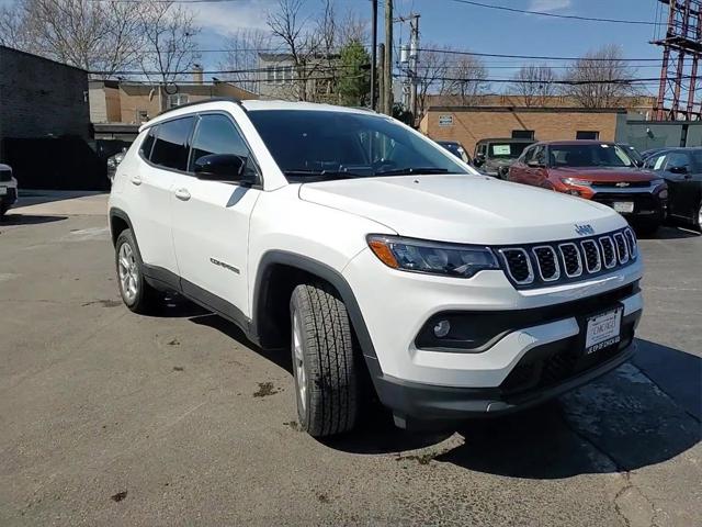 2025 Jeep Compass COMPASS LATITUDE 4X4