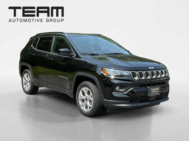 2025 Jeep Compass COMPASS LATITUDE 4X4