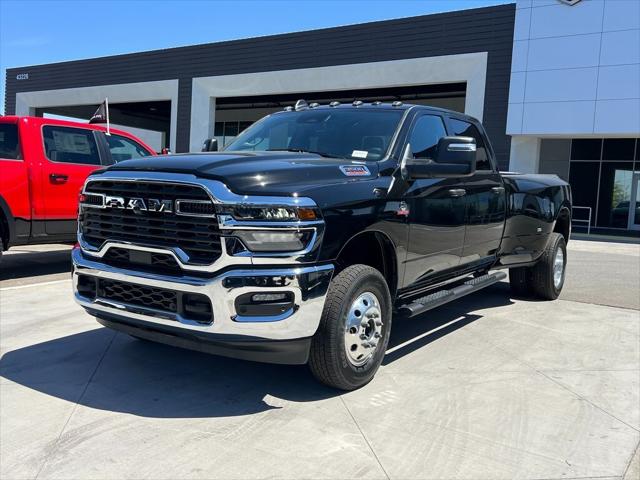 2025 RAM Ram 3500 RAM 3500 TRADESMAN CREW CAB 4X4 8 BOX