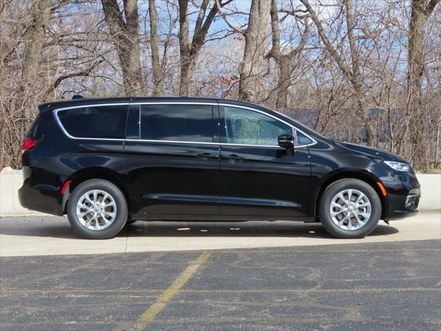 2025 Chrysler Pacifica PACIFICA SELECT AWD