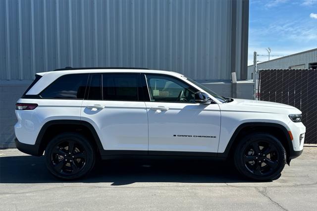 2025 Jeep Grand Cherokee GRAND CHEROKEE LIMITED 4X4
