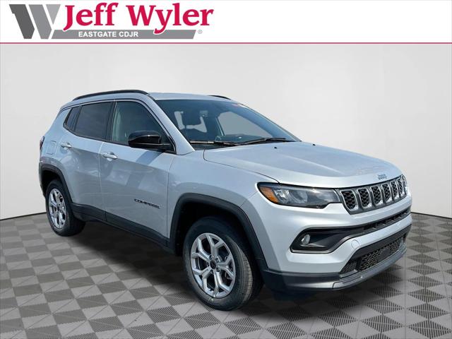 2025 Jeep Compass COMPASS LATITUDE 4X4