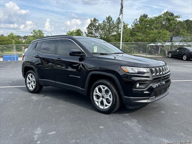 2025 Jeep Compass COMPASS LATITUDE 4X4