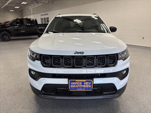 2025 Jeep Compass COMPASS LATITUDE 4X4