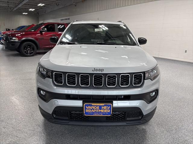 2025 Jeep Compass COMPASS LATITUDE 4X4