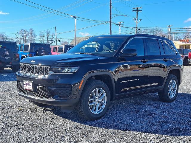 2025 Jeep Grand Cherokee GRAND CHEROKEE LAREDO X 4X4