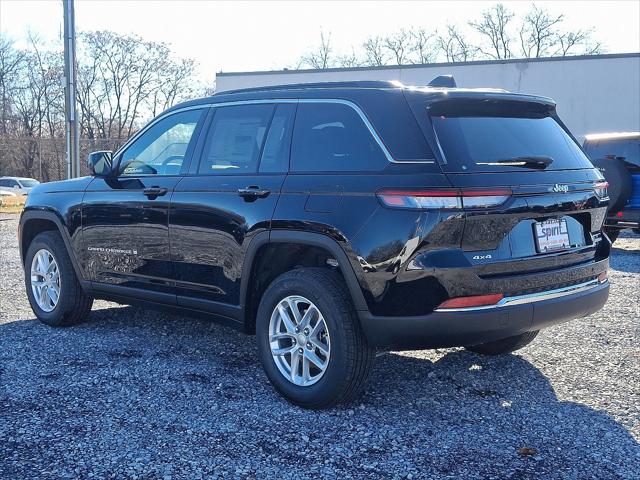 2025 Jeep Grand Cherokee GRAND CHEROKEE LAREDO X 4X4