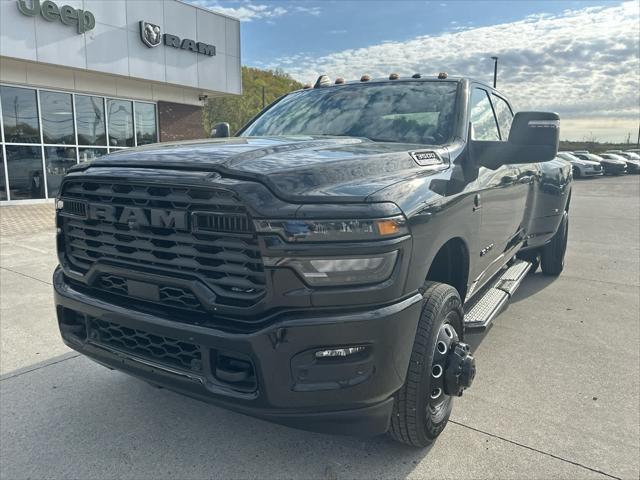 2025 RAM Ram 3500 RAM 3500 BIG HORN CREW CAB 4X4 8 BOX