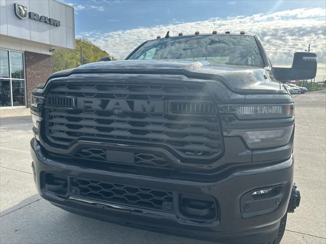 2025 RAM Ram 3500 RAM 3500 BIG HORN CREW CAB 4X4 8 BOX
