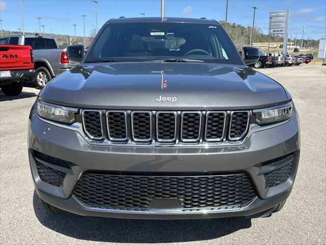 2025 Jeep Grand Cherokee GRAND CHEROKEE LAREDO X 4X4