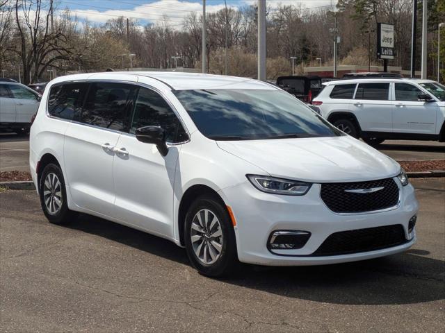 2025 Chrysler Pacifica Hybrid PACIFICA PLUG-IN HYBRID SELECT