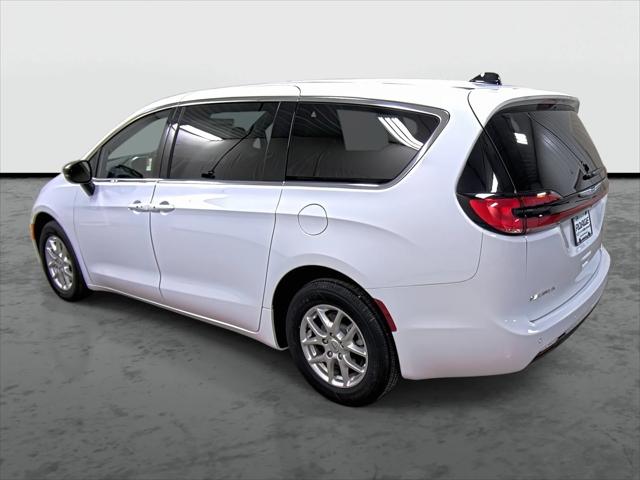 2025 Chrysler Pacifica PACIFICA SELECT