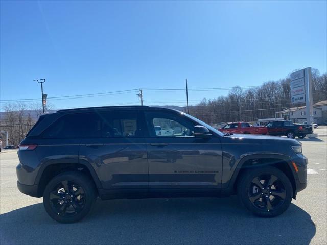 2025 Jeep Grand Cherokee GRAND CHEROKEE ALTITUDE 4X4