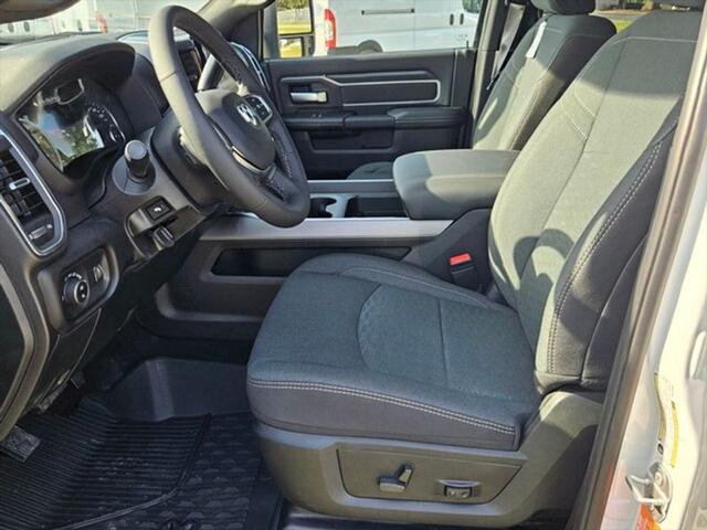 2025 RAM Ram 3500 RAM 3500 BIG HORN CREW CAB 4X4 8 BOX