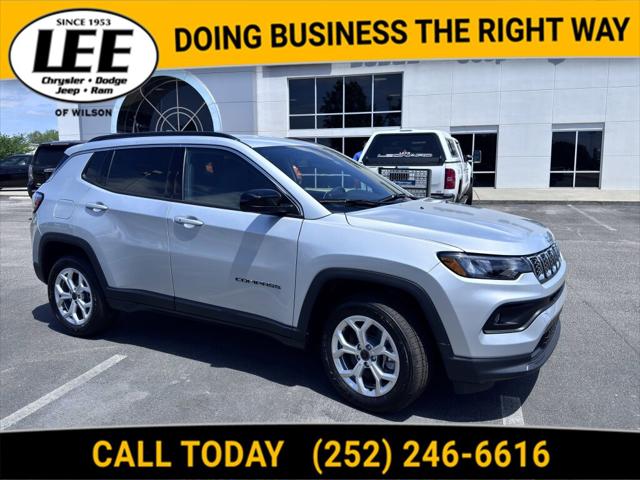 2025 Jeep Compass COMPASS LATITUDE 4X4
