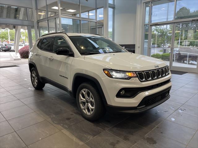 2025 Jeep Compass COMPASS LATITUDE 4X4